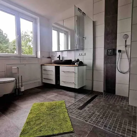 Schoene Grosszuegig 96Qm Wohnung Mit Toller Aussicht *